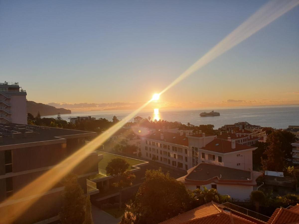 Guesthouse Vila Lusitania フンシャル エクステリア 写真