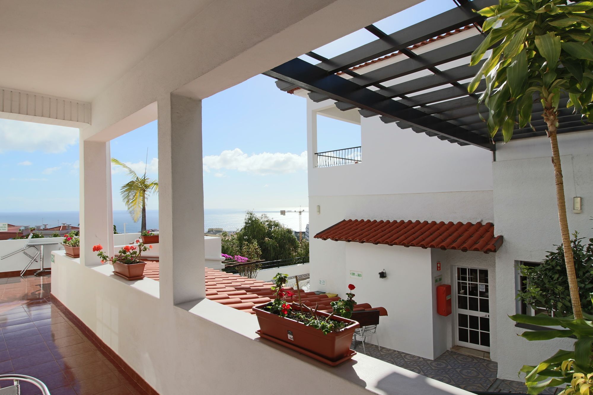 Guesthouse Vila Lusitania フンシャル エクステリア 写真
